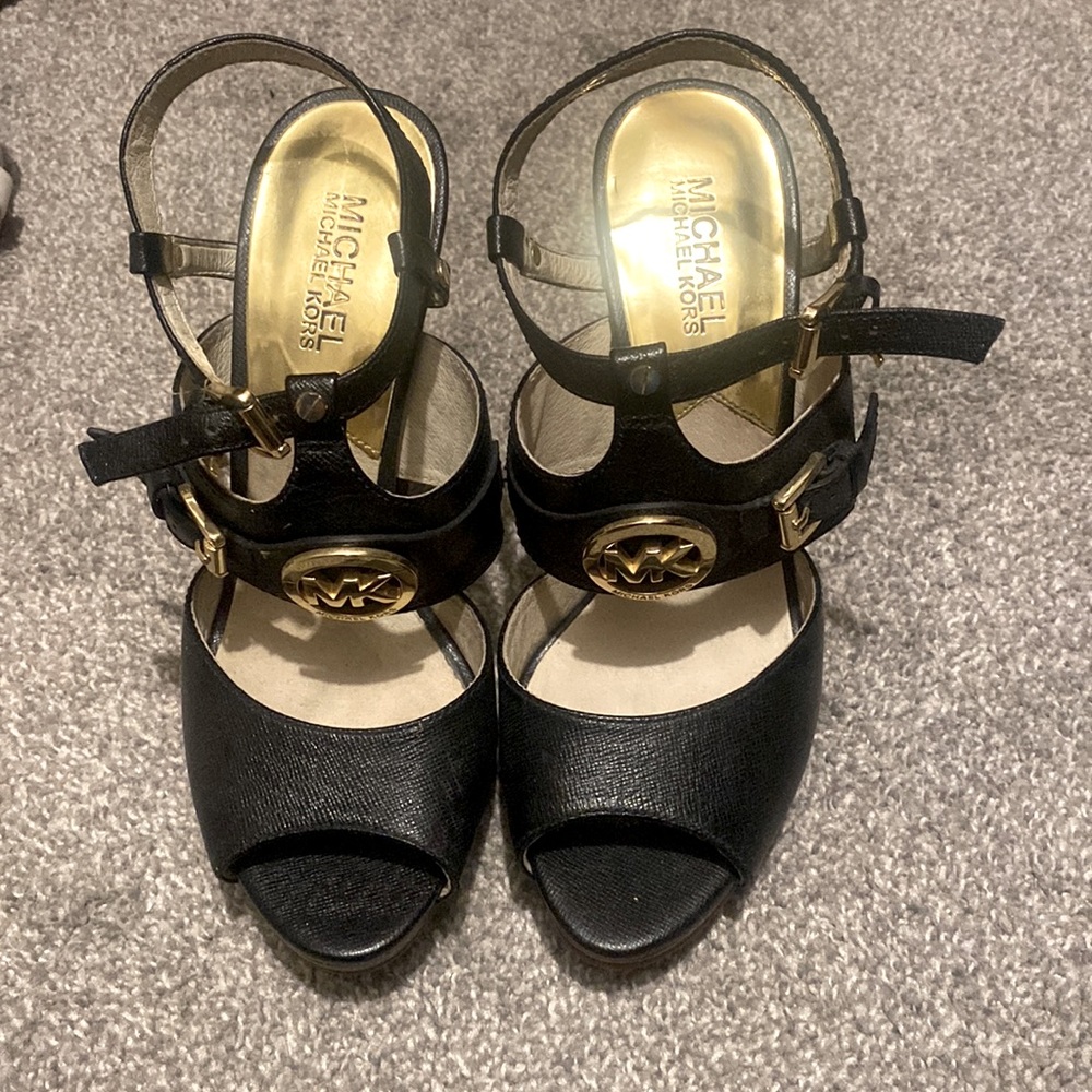 Michael Kors heels size 7 1/2M